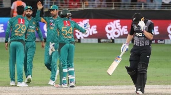 New Zealand collapse as Pakistan win T20 series 3-0