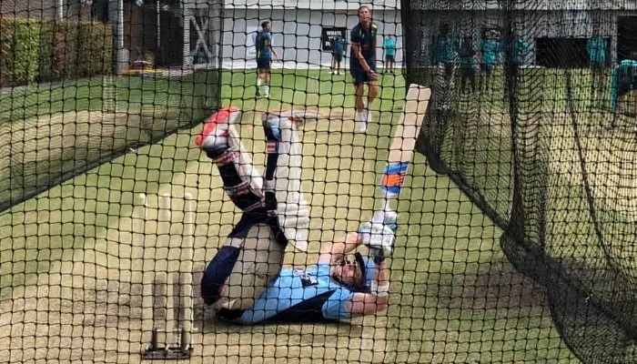 watch smith loses footing on 1st australian net session in 8 months WATCH: Smith loses footing on 1st Australian net session in 8 months