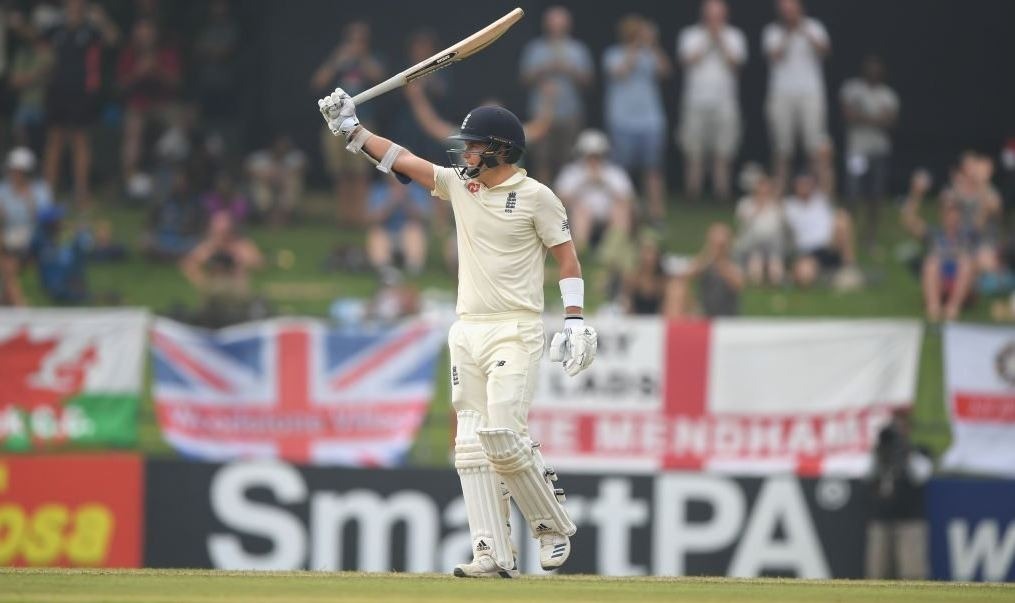 Curran's heroics gives England upper hand on a crumbling at Pallekele track