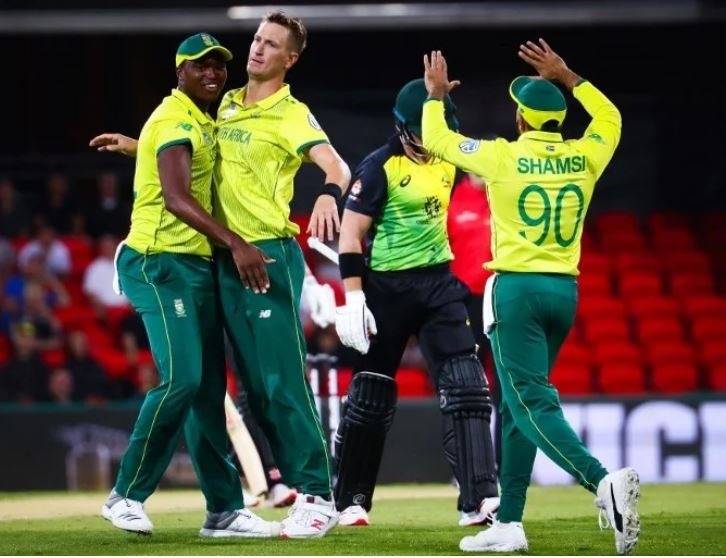 Australia beat South Africa by 21 runs in the rain-reduced T20I