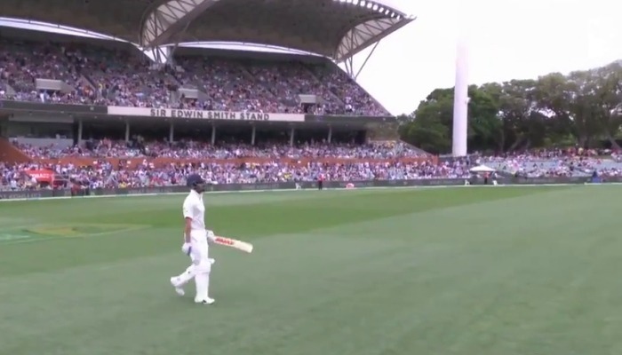 watch virat kohli booed by australian fans on day 3 of adelaide test WATCH: Virat Kohli booed by Australian fans on Day 3 of Adelaide Test