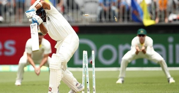 WATCH: Mitchell Starc bowls an absolute stunner to knock over Murali Vijay