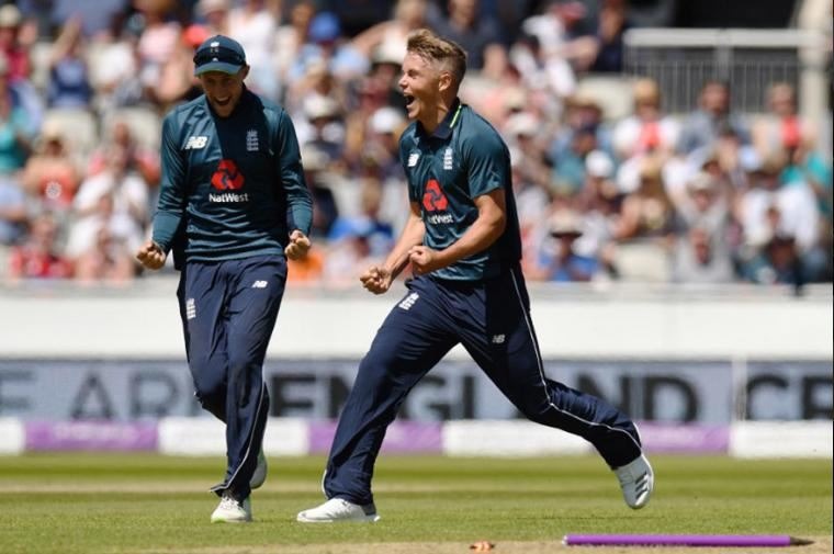 Sam Curran Ruled Out: इंग्लैंड के स्टार ऑलराउंडर सैम करन चोट के कारण IPL और T20 विश्व कप से हुए बाहर