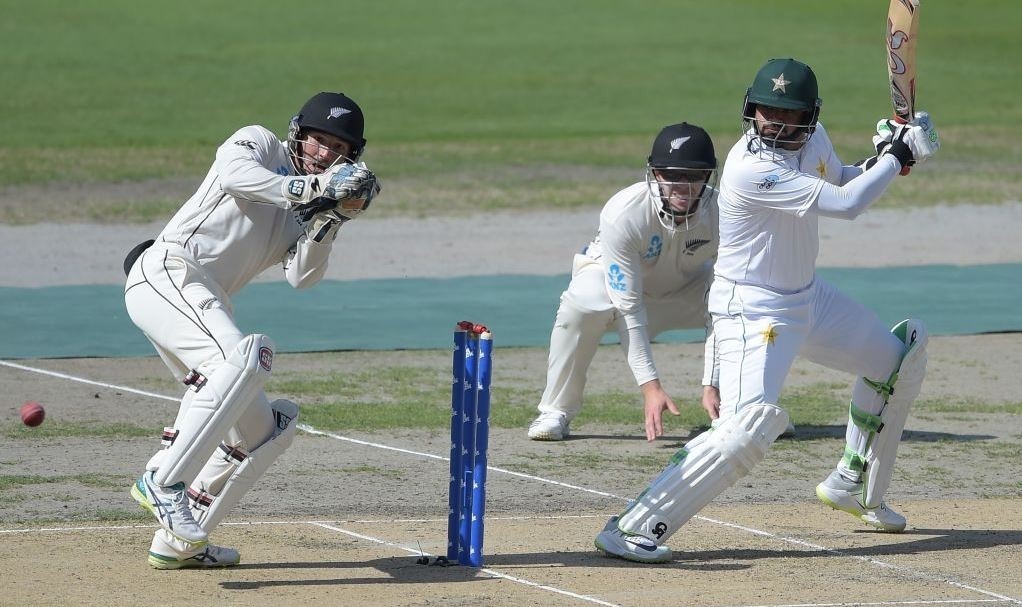 Azhar Ali digs deep to bail Pakistan out of trouble