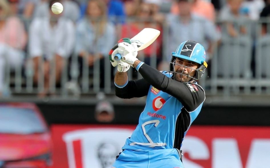 rashid khans biggest six in bizarre bbl match Rashid Khan's biggest six in bizarre BBL match