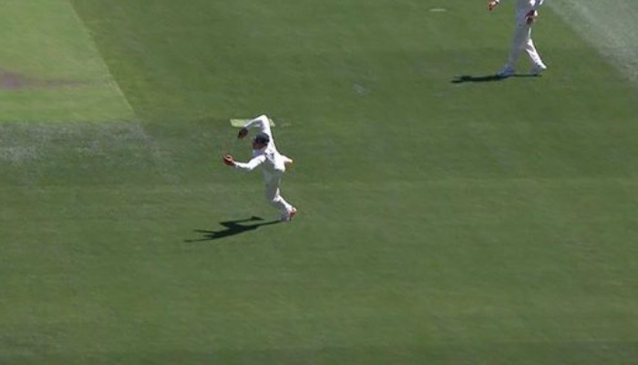 WATCH: Usman Khawaja takes the 'Catch of the Summer' to remove Virat Kohli
