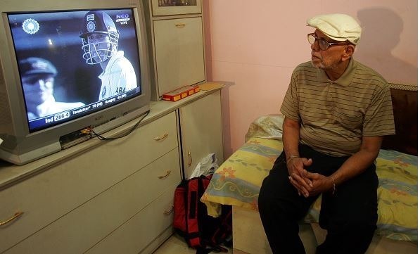 Achrekar's death big loss to sporting world: Modi