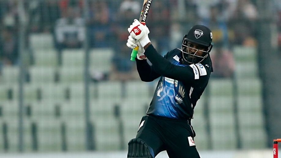 Chris Gayle becomes first cricketer to hit 900 sixes in T20s