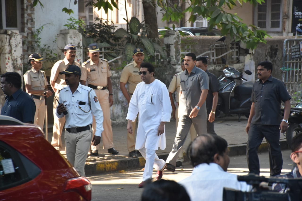 Vidarbha MNS Warns Uddhav Thackeray Group Before Raj Thackeray visit statement was given to the police maharashtra Politics Raj Thackeray: 'राज ठाकरेंचा ताफा अडवला तर…', विदर्भ दौऱ्यावरती जाण्याआधीच ‘मनसे’कडून इशारा, पोलिसांना दिलं निवेदन