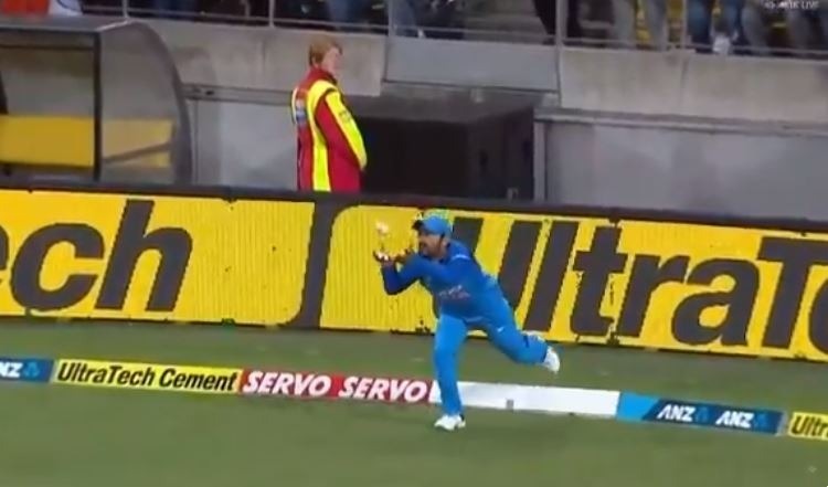 Dinesh Karthik drops two but takes a blinder at long on boundary