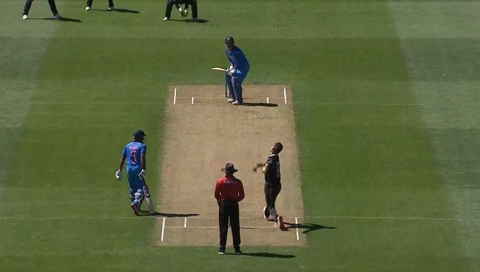 Boult castles Dhoni with dream delivery