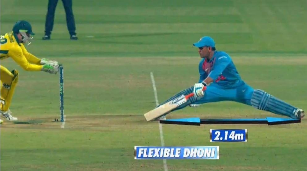 Dhoni performs a new-perfect split to save his wicket against Australia
