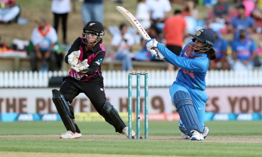 India Women lose thriller by 2 runs despite Mandhana's career-best, New Zealand sweep series