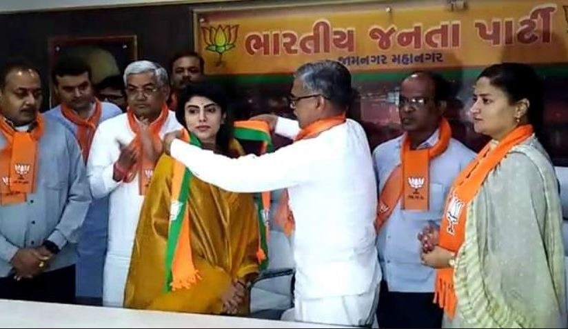 ravindra jadejas wife rivaba joins bjp Ravindra Jadeja's wife Rivaba joins BJP