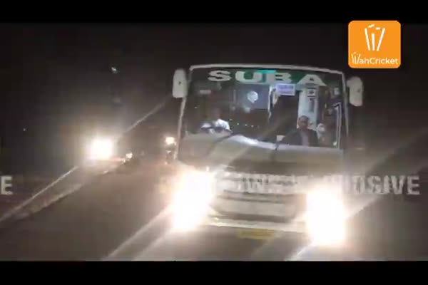 Team India arrives at Dhoni’s farmhouse in Ranchi for dinner