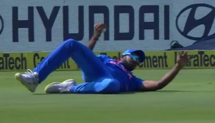 WATCH: Vijay Shankar's unmatchable efforts near boundary to get rid of Usman Khawaja