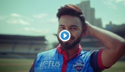 WATCH: MS Dhoni accepts Rishab Pant's challenge