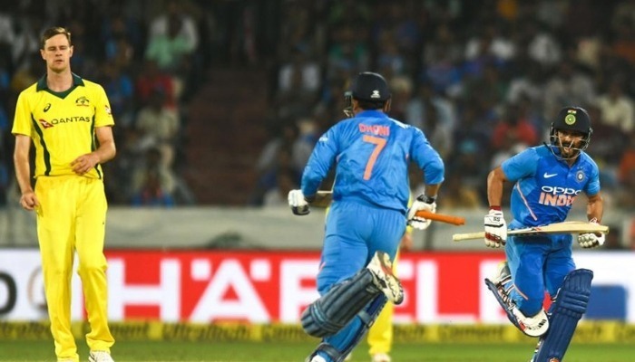 IND vs AUS, 1st ODI: Dhoni, Jadhav fifties guide India to 6-wicket win