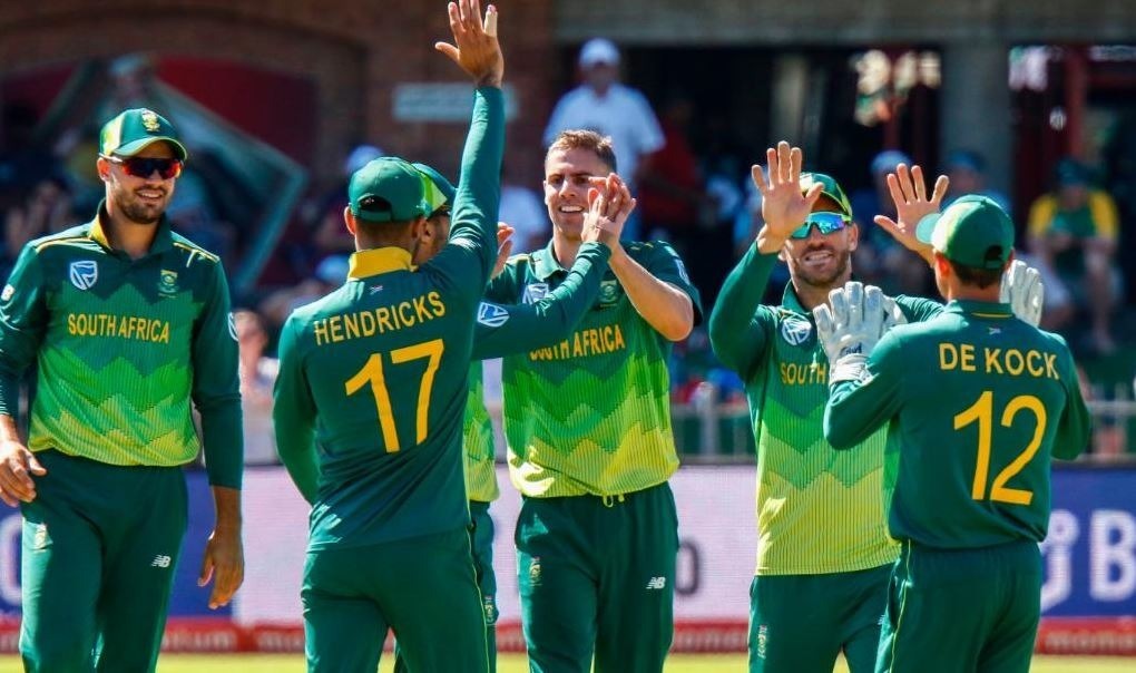 Udana heroics in vain, South Africa take 4-0 lead against Sri Lanka