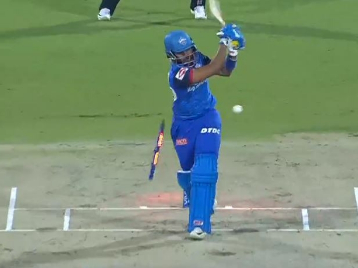 watch bhuvneshwar rattles prithvis stumps to claim 1st wicket in ipl 2019 WATCH: Bhuvneshwar rattles Prithvi's stumps to claim 1st wicket in IPL 2019