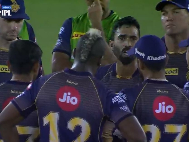 watch dinesh karthik loses cool lashes out at teammates during match against kxip WATCH: Dinesh Karthik loses cool, lashes out at teammates during match against KXIP