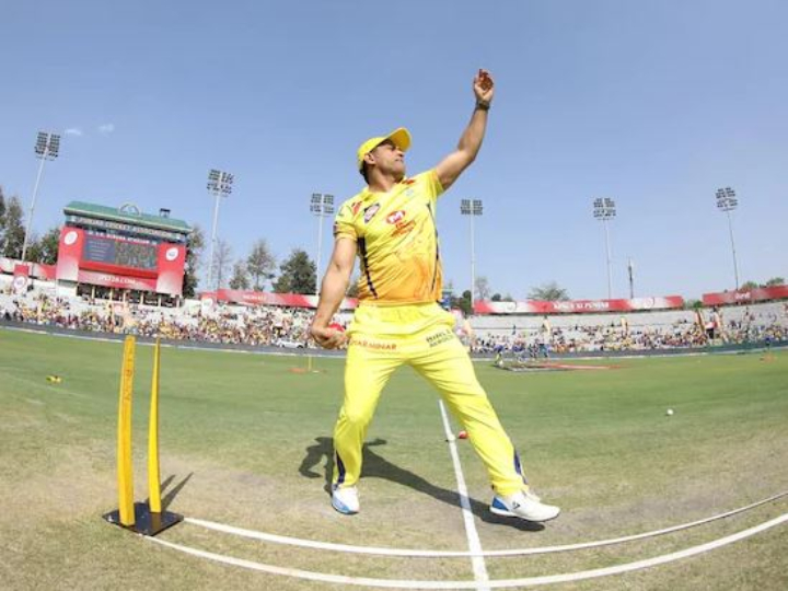 watch fans react to dhonis leg spinner avatar ahead of kxip vs csk clash WATCH: Fans react to Dhoni's 'leg-spinner' avatar ahead of KXIP vs CSK clash