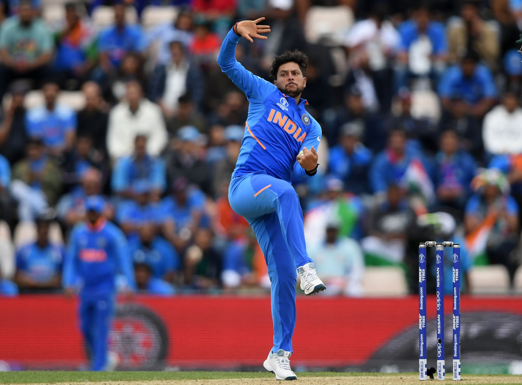 IND vs SA Ashwin could not perform good against South Africa Fans are demanding to bring back Kuldeep Yadav in the team Ravi Shastri once called him number one  IND vs SA: दक्षिण अफ्रीका दौरे पर फ्लॉप रहे R Ashwin, तो इस गेंदबाज को वापस लाने की उठी मांग, कभी कोच ने बताया था नंबर 1 स्पिनर 