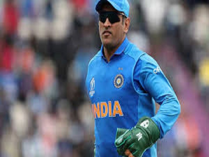 sports fraternity extends support to dhoni for wearing indian armys balidaan insignia on wicket keeping gloves Sports fraternity extends support to Dhoni for wearing 'Balidaan' insignia on wicket-keeping gloves