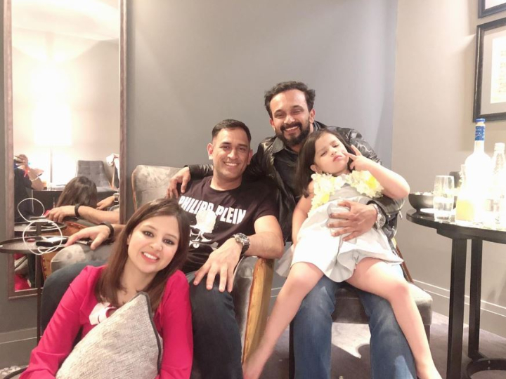 Fans, cricketers pour in wishes on Dhoni's birthday