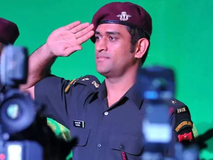 dhoni likely to unfurl tricolour in leh on independence day Dhoni Likely To Unfurl Tricolour in Leh on Independence Day