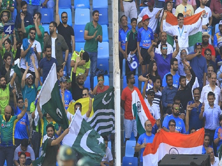 world cup 2019 indvspak rain possibilities in india pakistan match World Cup 2019 | भारत-पाकिस्तान सामन्यावर पावसाचं सावट