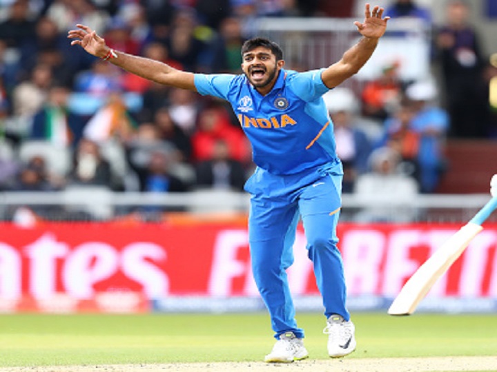 world cup 2019 team india all rounder vijay shankar suffers injury scare in training World Cup 2019 | धवन, भुवनेश्वर पाठोपाठ विजय शंकरही दुखापतग्रस्त, अफगाणिस्तानविरुद्ध खेळण्याबाबत प्रश्नचिन्ह