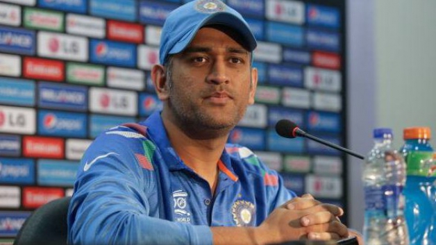IPL: धोनी ने कहा - मैचों का स्थान बदलना सूखे का हल नहीं IPL: धोनी ने कहा - मैचों का स्थान बदलना सूखे का हल नहीं