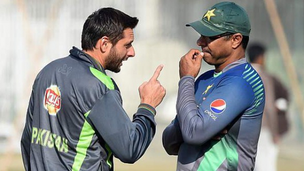 waqar blames afridi for t20 losses wants akmal axed from team 2967 वकार ने अफरीदी को ठहराया दोषी, चाहते हैं अकमल टीम से बाहर हों