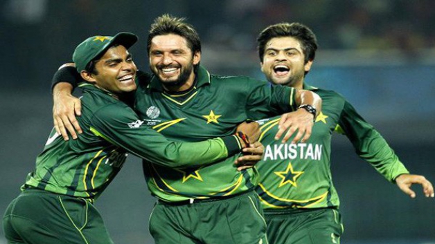 say goodbye to cricket qadir to afridi 3081 कादिर ने अफरीदी से कहा - उम्र हो गई, क्रिकेट को अलविदा कह दो