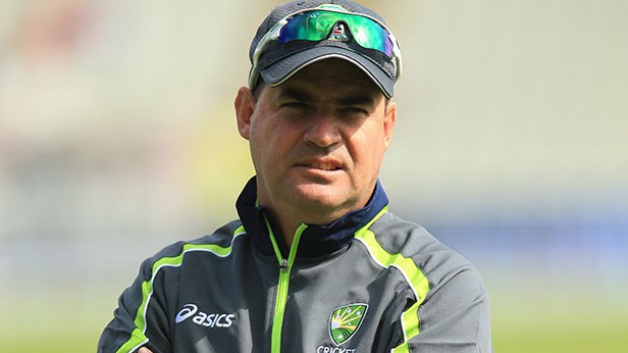 mickey arthur requested pcb to extend his tenure as pakistan coach पाकिस्तान के कोच मिकी ऑर्थर ने पीसीबी से लगाई गुहार, कार्यकाल बढ़ाने की मांग की