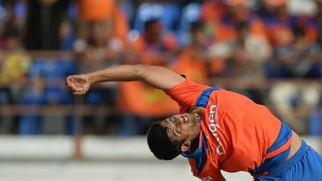 मिस्ट्री स्पिनर शिविल कौशिक को मिला बड़ा मौका shivil kaushik signs to play with hull ccc in england 3496 मिस्ट्री स्पिनर शिविल कौशिक को मिला बड़ा मौका