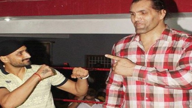 टीम इंडिया के टर्बनेटर भज्जी ने रेसलिंग रिंग में दिखाया कमाल team india trbnetr harbhajan showed amazing in wrestling ring 3720 टीम इंडिया के टर्बनेटर भज्जी ने रेसलिंग रिंग में दिखाया कमाल