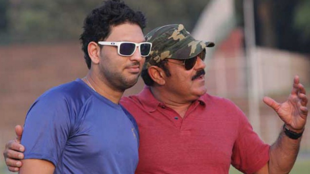 yuvraj singh s unique way of wishing father s day to bad man yograj singh 3627 युवराज ने कुछ अलग अंदाज़ में अपने 'बैड मैन' पिता योगराज को किया विश