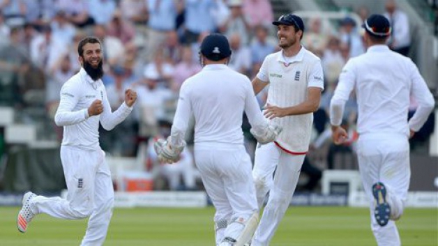 लॉर्ड्स टेस्टः गेंदबाजों ने इंग्लैंड को दिलाई वापसी england vs pakistan first test third day 3929 लॉर्ड्स टेस्टः गेंदबाजों ने इंग्लैंड को दिलाई वापसी