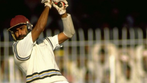 राजनीति में जौहर दिखाने वाले सिद्धू ने क्रिकेट की पिच पर भी किया है कमाल