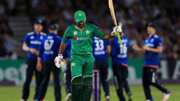 pakistan board made mistake by appointing azhar ali captain 4444 EngvsPak: इंग्लैंड के खिलाफ करारी हार से बौखलाए पूर्व पाक क्रिकेटर