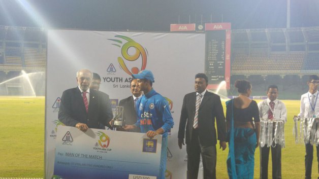 india beat sri lanka by 34 runs to lift u 19 asia cup title 7360 U-19 एशिया कप: श्रीलंका को मात देकर भारत ने जीता खिताब