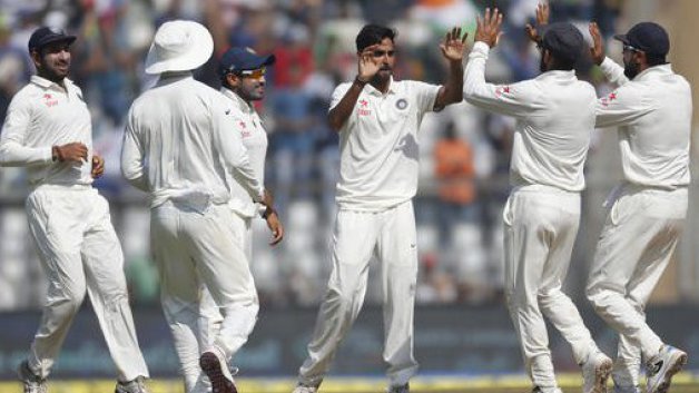 india vs england 4th test till tea 7070 INDvsENG: भारत की विशाल बढ़त के आगे लड़खड़ाई इंग्लैंड की पारी