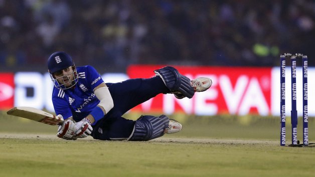 indvseng england opener alex hales to return home with hand injury 7859 INDvsENG: तीसरे मैच से पहले इंग्लैंड को लगा बड़ा झटका, हाथ में फ्रेक्चर के बाद स्वदेश लौटेंगे हेल्स