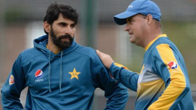 mickey arthur wants misbah ul haq to continue his career amid speculations 7681 पाकिस्तान के लिए अभी खेलना जारी रखें मिसबाह: आर्थर