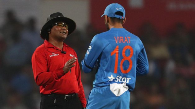 ind v eng 2nd t20i how umpire shamsuddin s howler turned the match in india s favour 8031 INDvENG: जब अंपायर शमसुद्दीन ने मैच को भारत के पक्ष में मोड़ दिया!