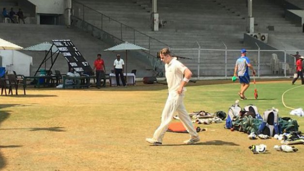 india a vs australia three day warm up game at mumbai india a bowlers struggle against australia 8390 INDavsAUS: स्मिथ का शतक से ऑस्ट्रेलिया ने की अच्छी शुरूआत