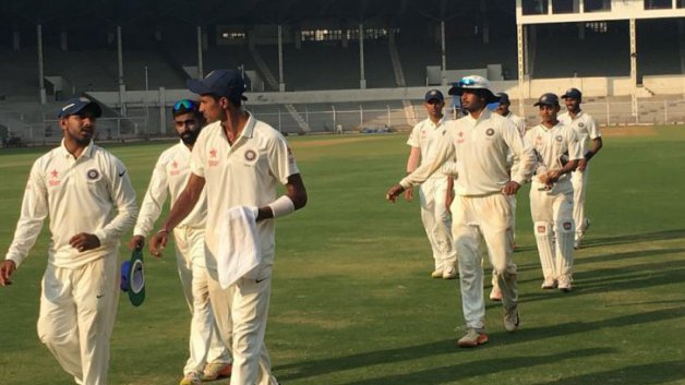 INDaVSAUS: प्रैक्टिस मैच में ऑस्ट्रेलियाई बल्लेबाजों ने दिखाया दम, 469 पर की पारी घोषित indavsaus warm up game australia declared innings at 469 7 after lunch 8403 INDaVSAUS: प्रैक्टिस मैच में ऑस्ट्रेलियाई बल्लेबाजों ने दिखाया दम, 469 पर की पारी घोषित