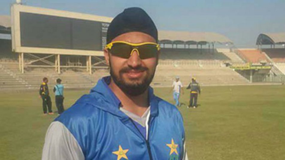 mahinder pal singh makes pakistan s domestic cricket debut 8785 पाक में घरेलू क्रिकेट खेलकर सिख क्रिकेटर महिंदर सिंह ने रचा इतिहास